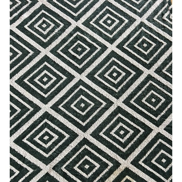 Hexagonal Diamond Print Fleece Soft Fleece Throw Blanket 50”x60” - Picture 2 of 2